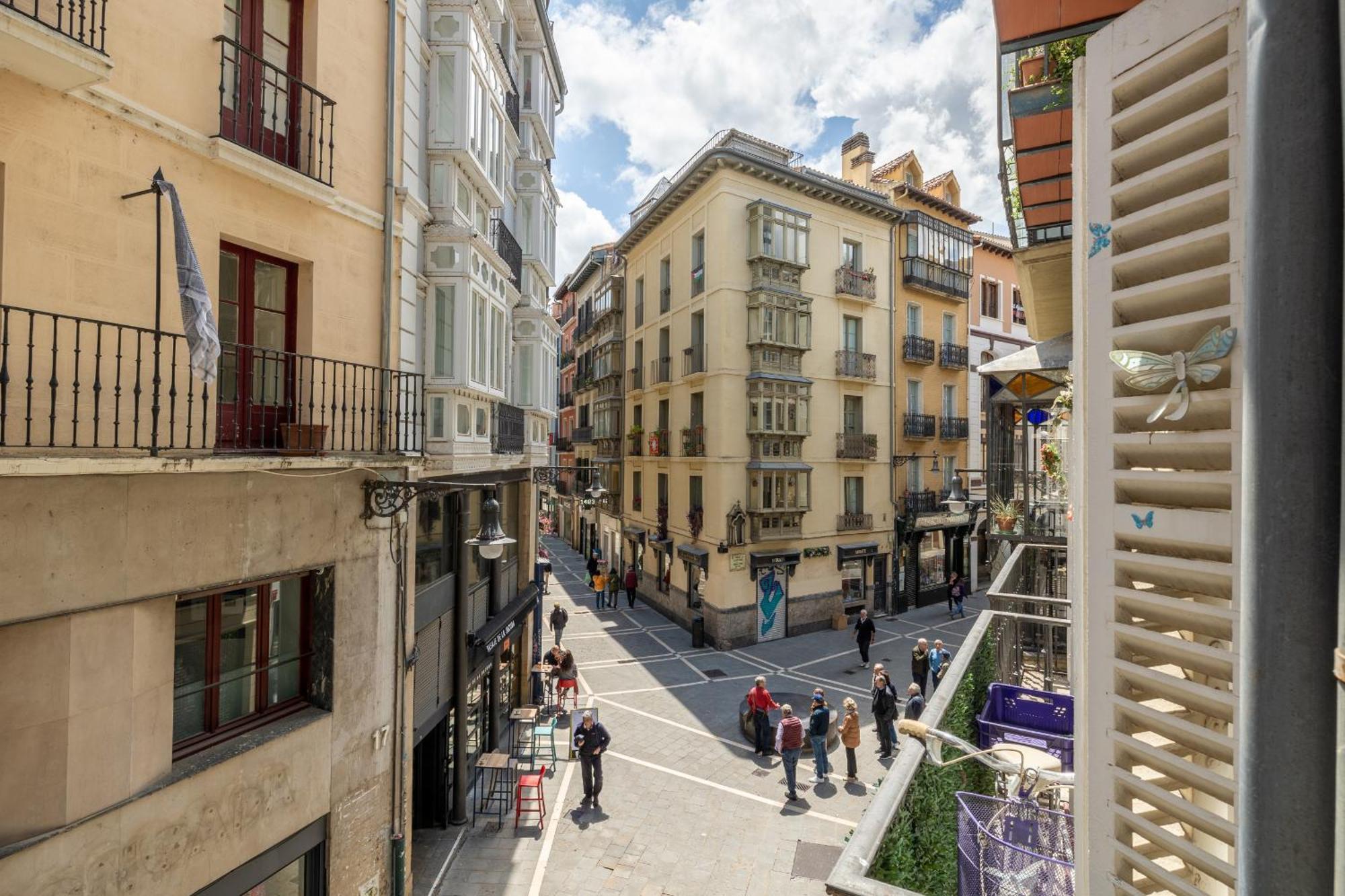 Tuapartamento Centro Pamplona - Zapateria 30 Bagian luar foto