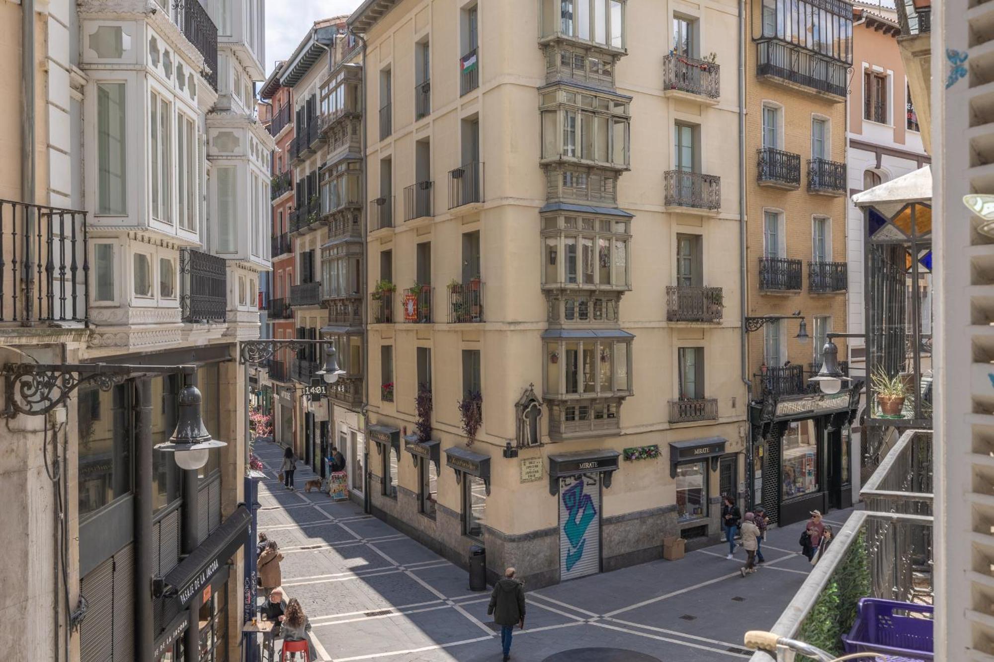 Tuapartamento Centro Pamplona - Zapateria 30 Bagian luar foto